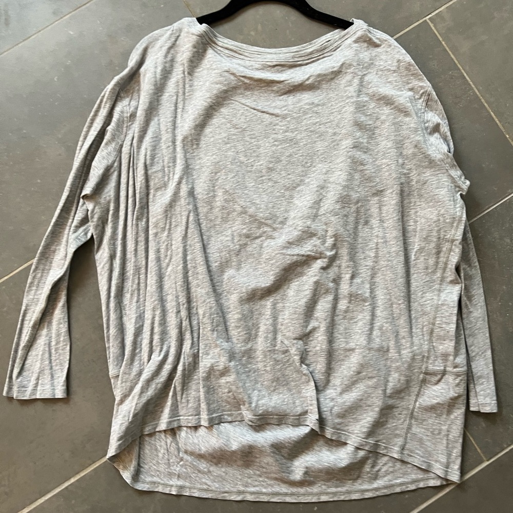 Lululemon Back In Action Long Sleeve Sz. 8
